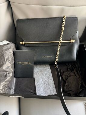 Strathberry Stylist in black
